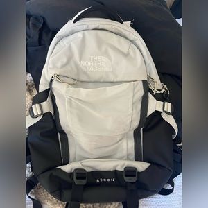 The North Face Recon Backpack. Tin Grey Dark Heather - Asphalt Grey - TNF Black